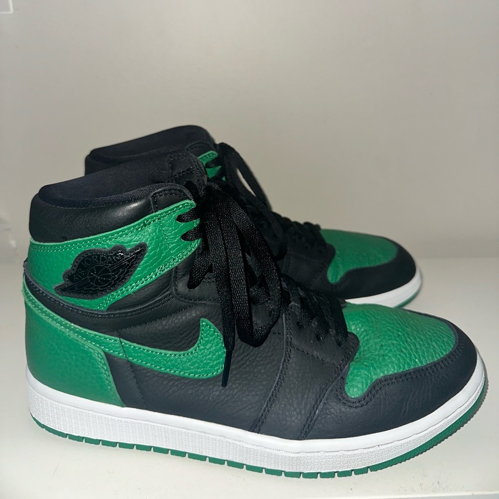 Jordan 1 Pine greens - Picture 2 of 4